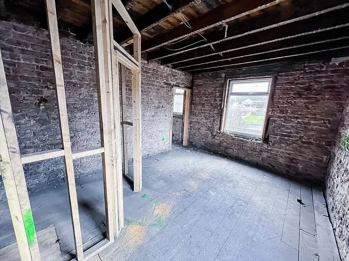 25% · first floor layout