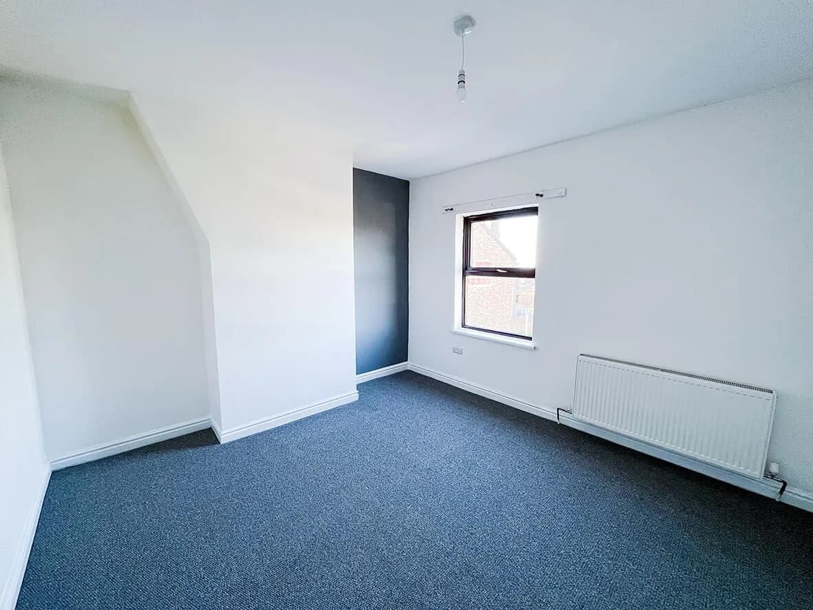 Complete · bedroom finished in neutral decoration