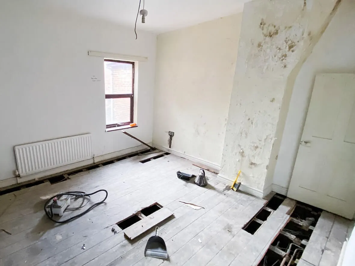 75% · kitchen worktops and appliances being installed