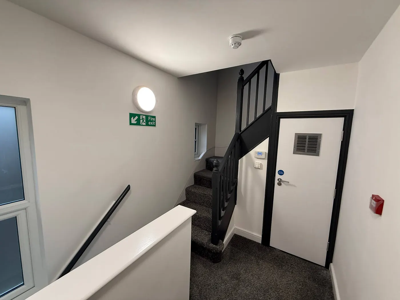 Complete · interior decor detail