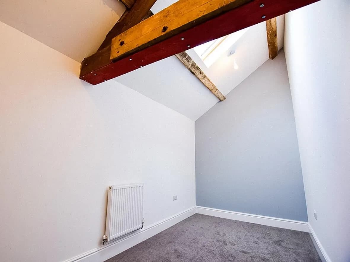 Complete · original circular window retained