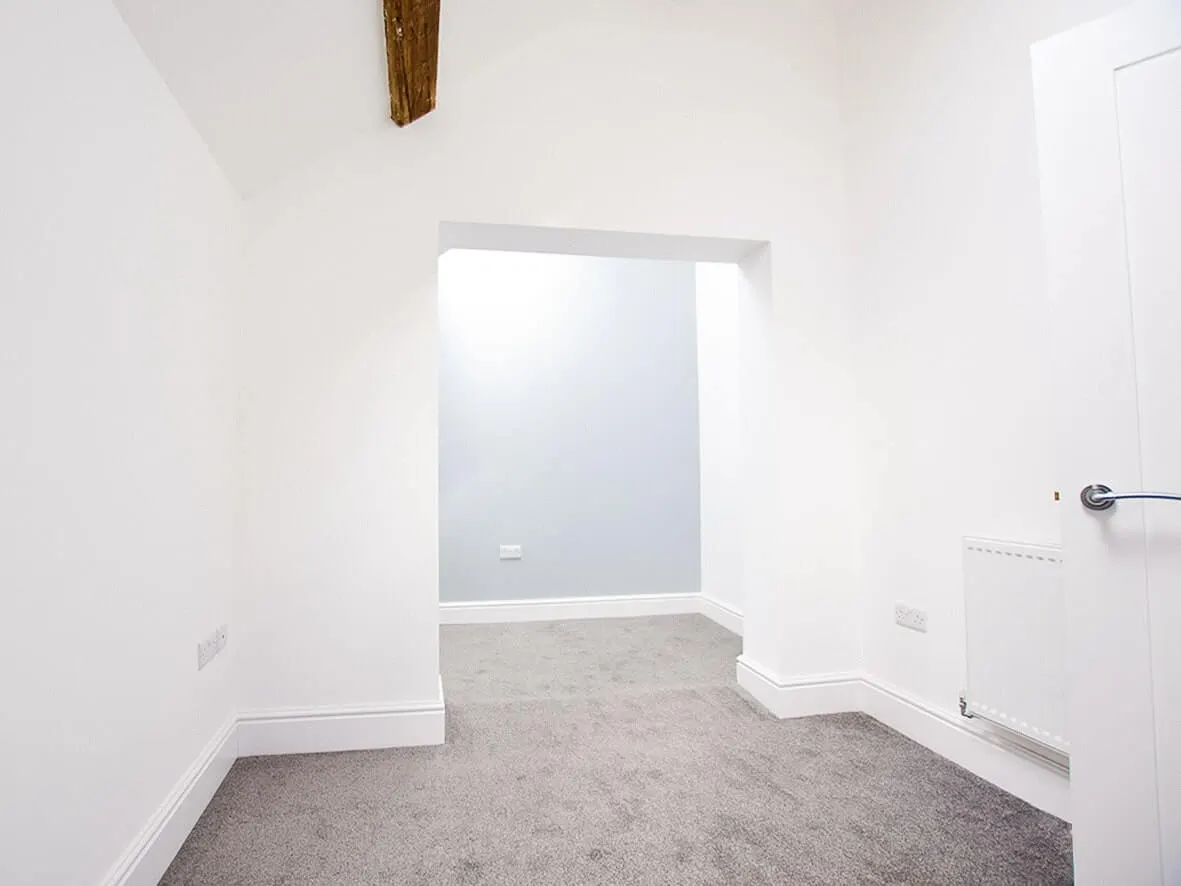 Complete · en-suite bathroom