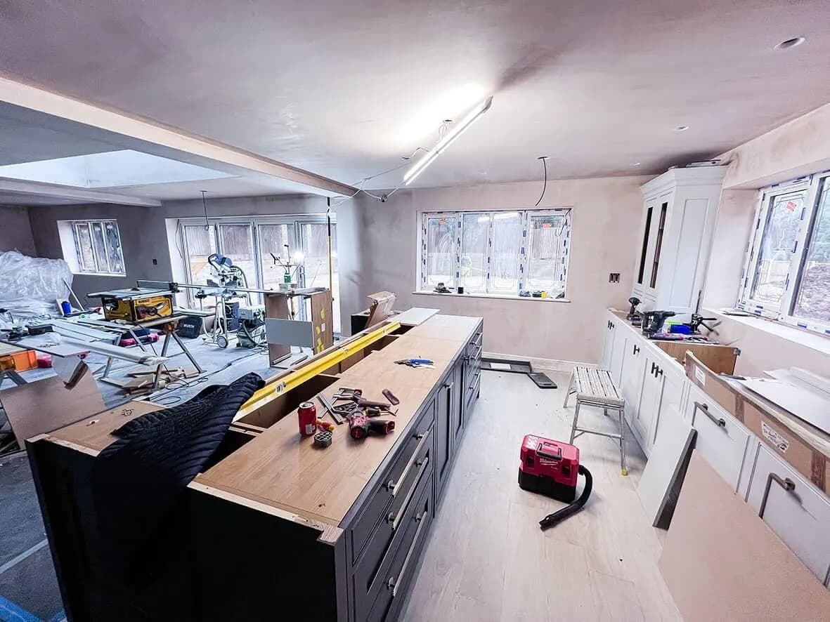 90% · full property context