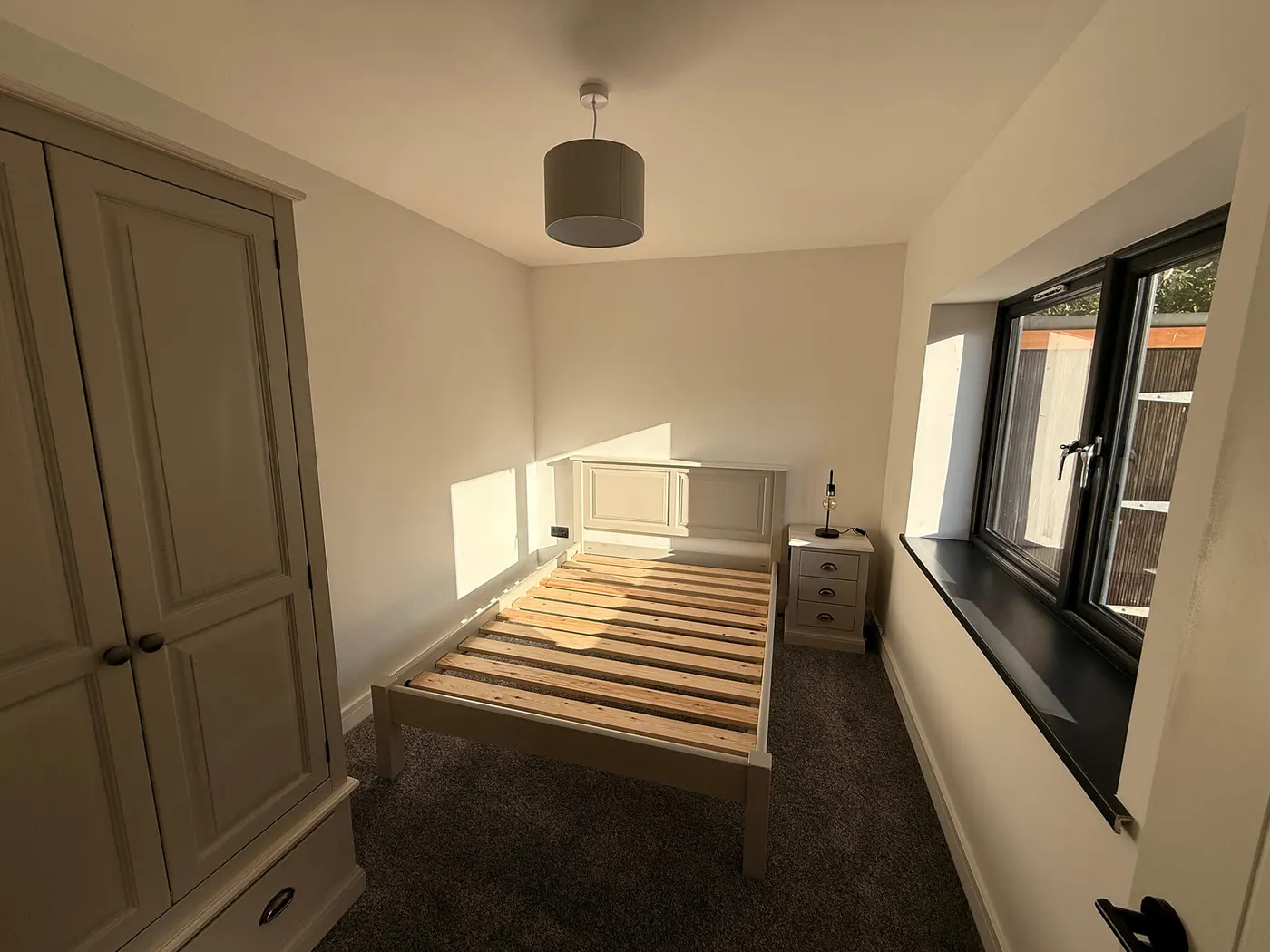 Complete · bedroom