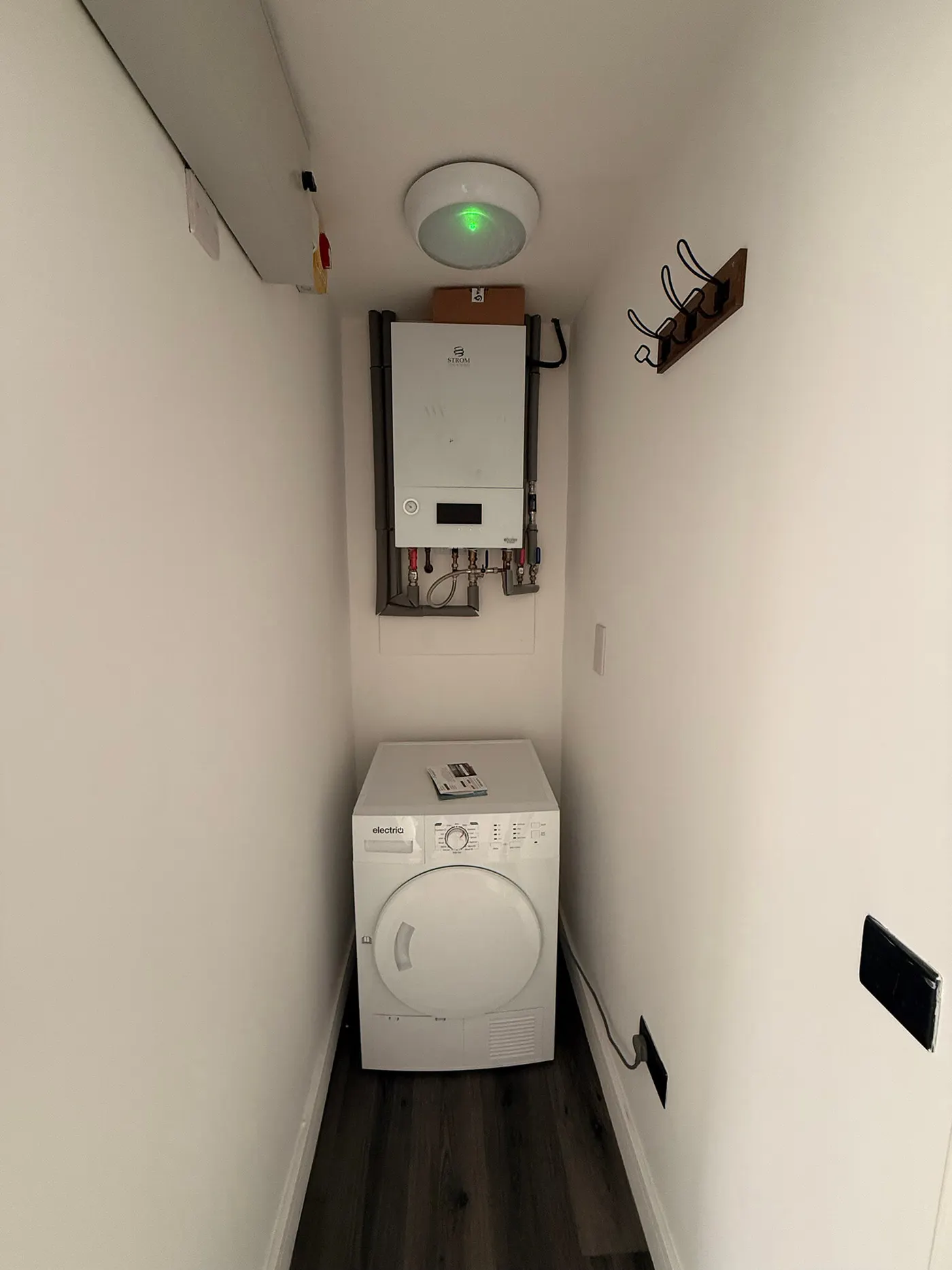 Complete · bathroom
