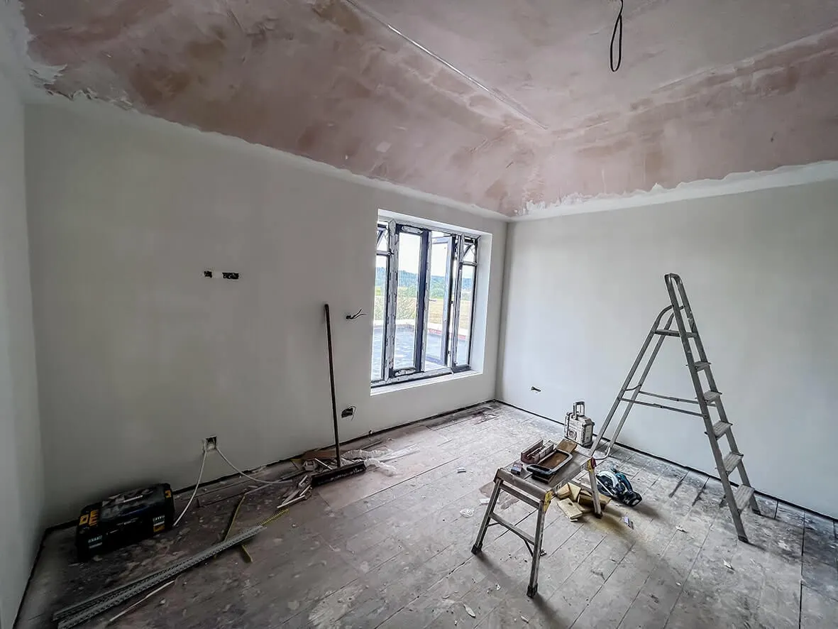 75% · open-plan layout visible