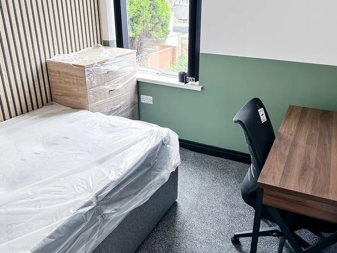Complete · second en-suite