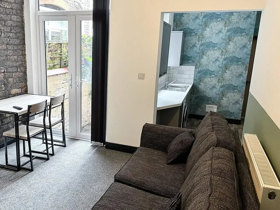 Complete · flooring in situ