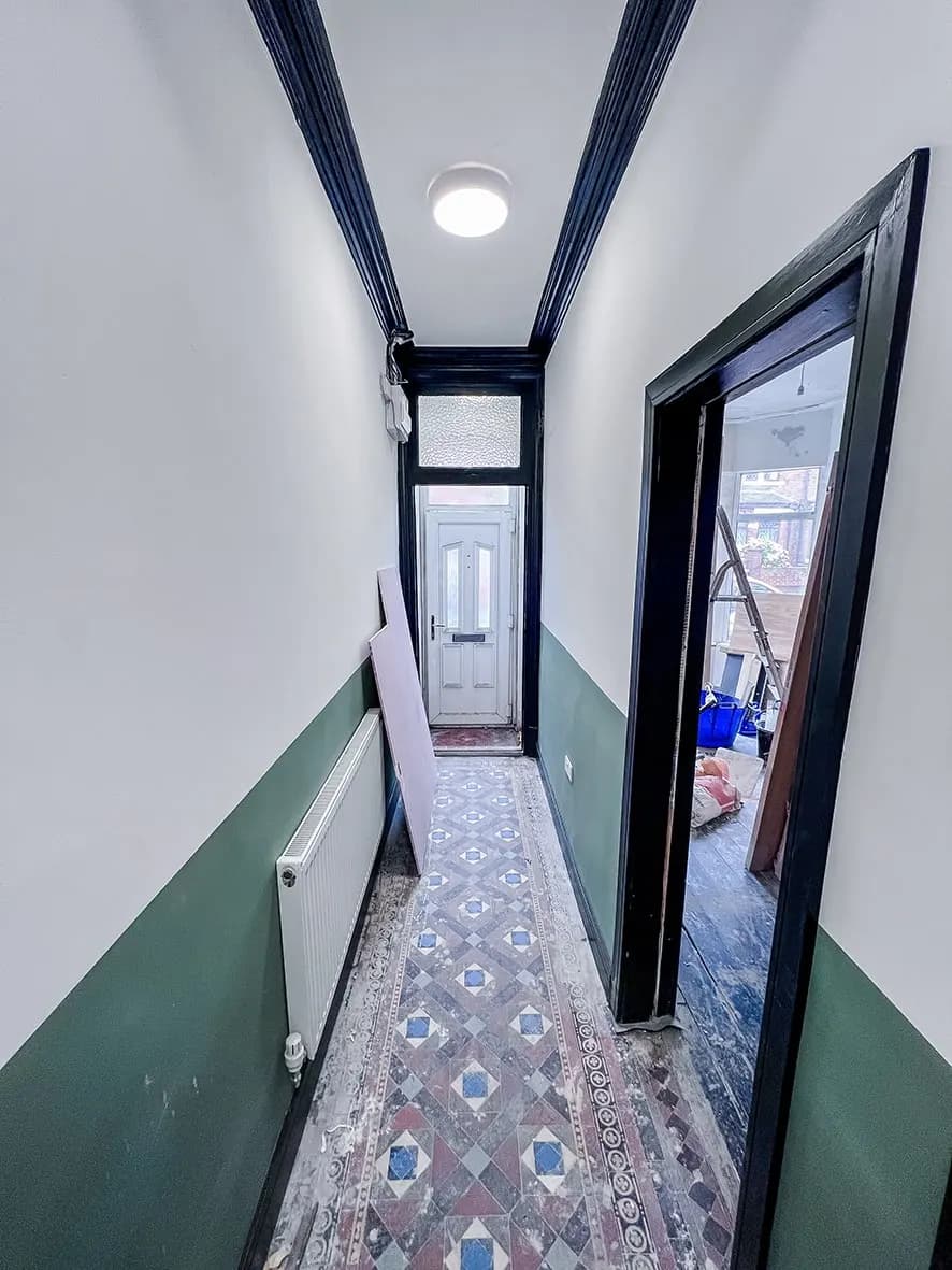 90% · painted feature wall, sharp lines