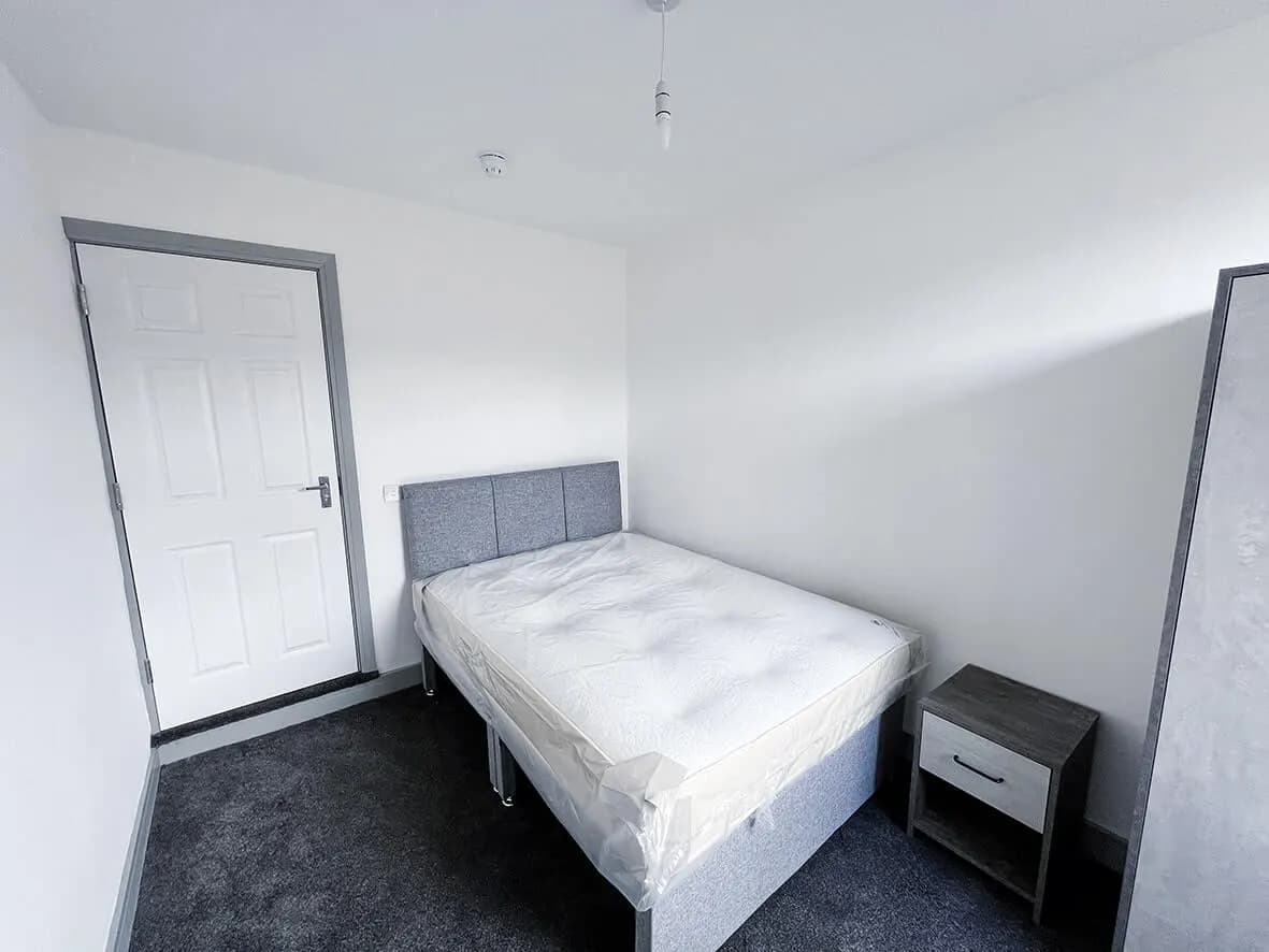 Complete · en-suite bedroom 2