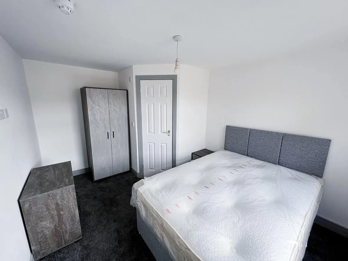 Complete · loft bedroom (number 6)