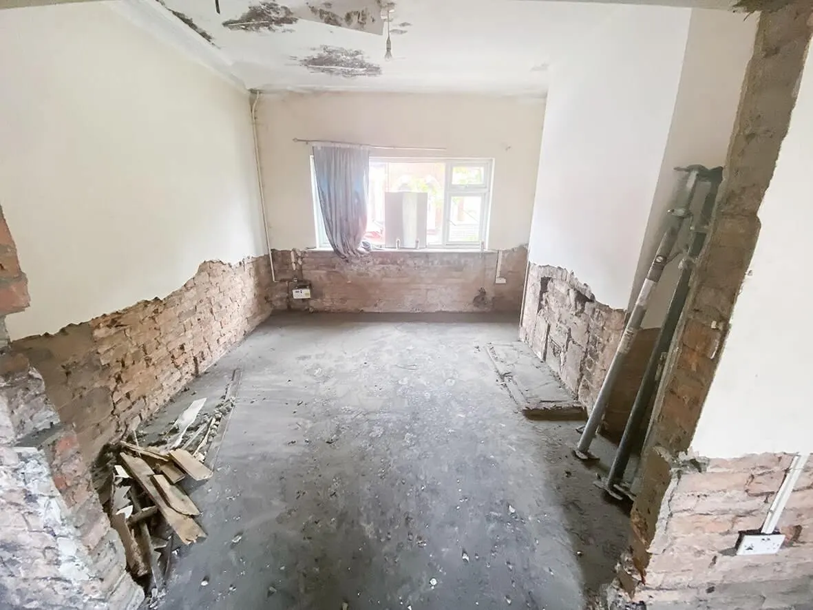 25% · back-to-brick interior