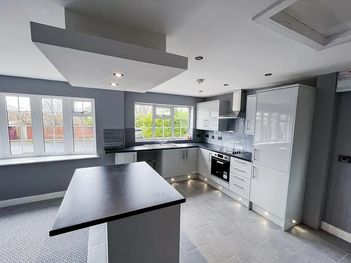 Complete · flow from kitchen to lounge