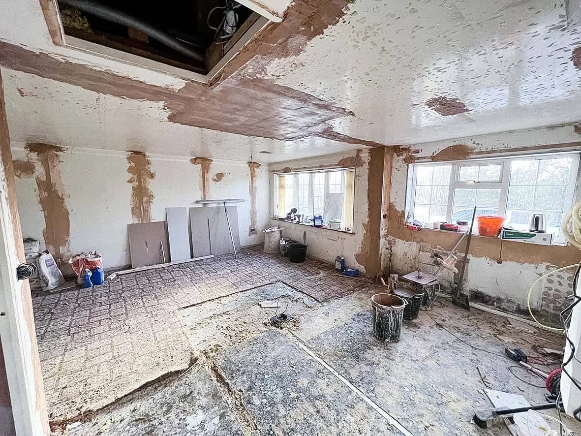 25% · kitchen stripped