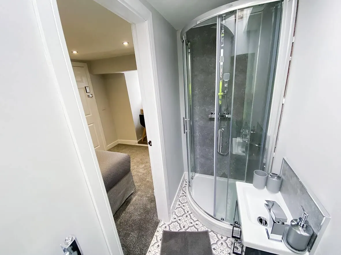 Complete · en-suite 1