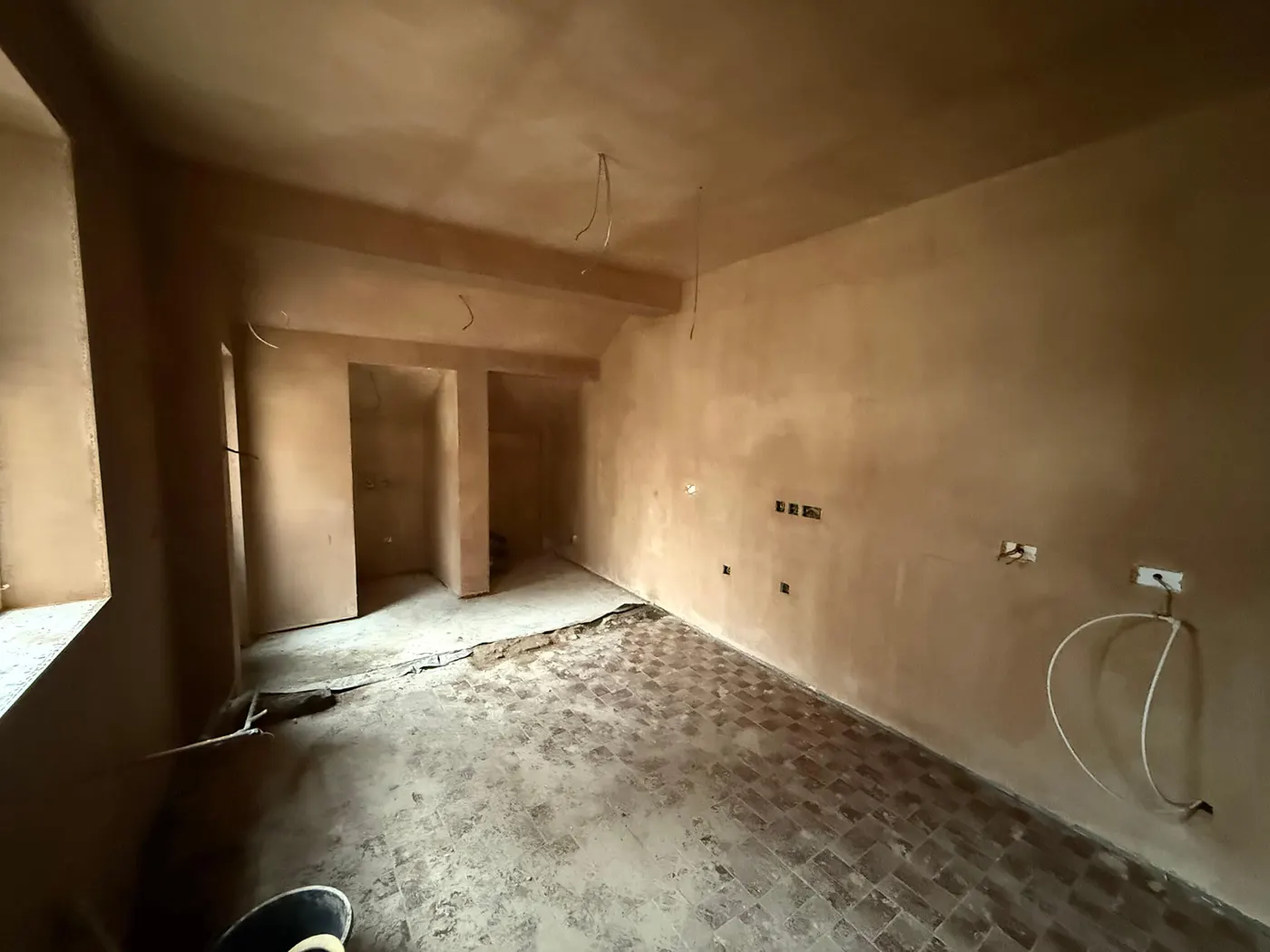 Build · pre-handover finish