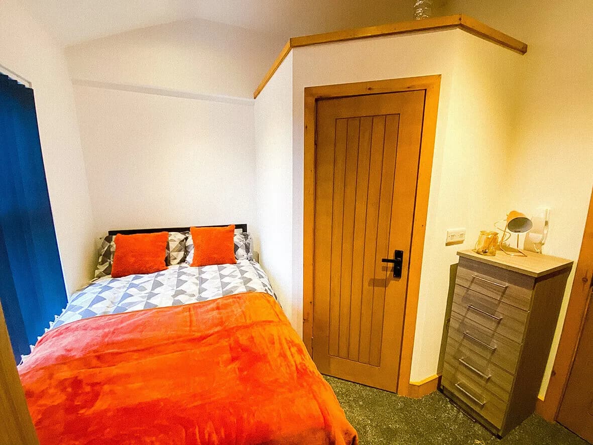 Complete · en-suite detail